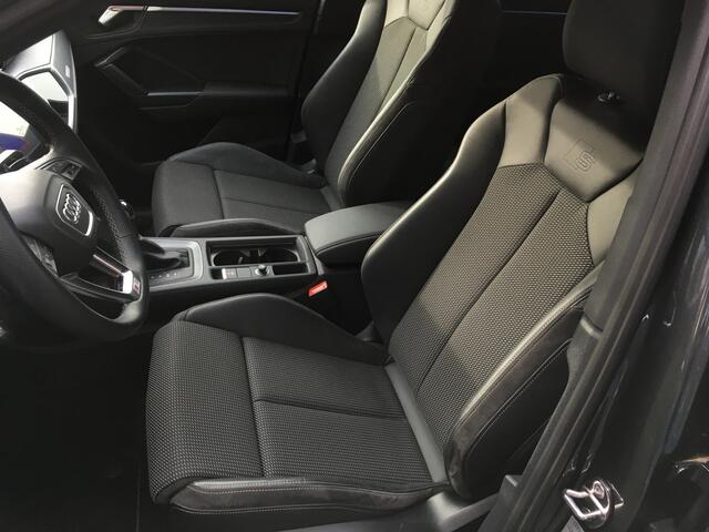 Audi Q3 Sportback 45 TFSI e-tron S-line Black Pano