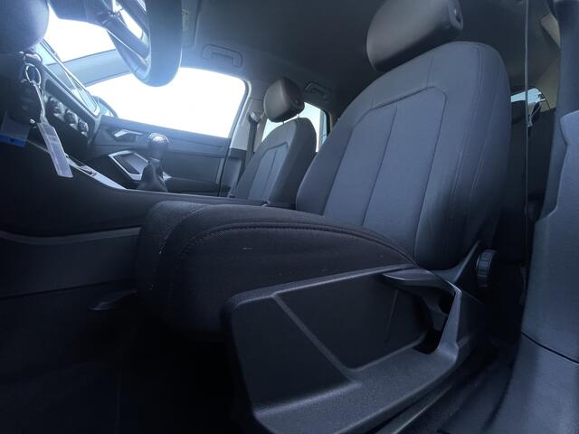 Audi Q3 35 TFSI S Line Pro Line Parkeersensors | Stoelverwarming | Navigatie