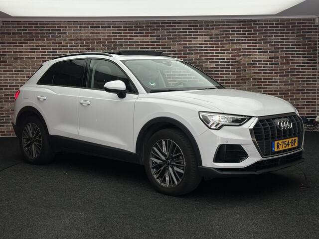 Audi Q3 45 TFSI e S edition Dealer Trekhaak Panoramadak Camera