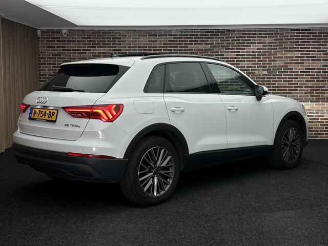 Audi Q3 45 TFSI e S edition Dealer Trekhaak Panoramadak Camera