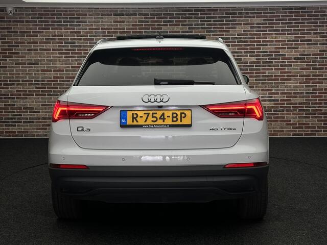 Audi Q3 45 TFSI e S edition Dealer Trekhaak Panoramadak Camera
