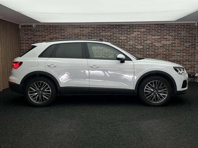 Audi Q3 45 TFSI e S edition Dealer Trekhaak Panoramadak Camera
