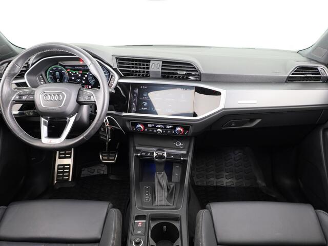 Audi Q3 45 TFSI e S edition 245pk | Panoramadak | Lederen bekleding | Parkeercamera | Verwarmbare voorstoelen