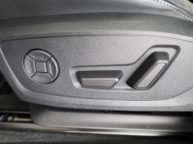 Audi Q3 45 TFSI e S edition 245pk | Panoramadak | Lederen bekleding | Parkeercamera | Verwarmbare voorstoelen