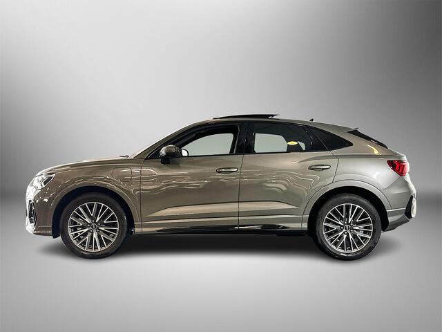 Audi Q3 Sportback 45 TFSI e S-Line / Achteruitrijcamera / Optiekpakket zwart / Panoramadak / Adaptive Cruise Control