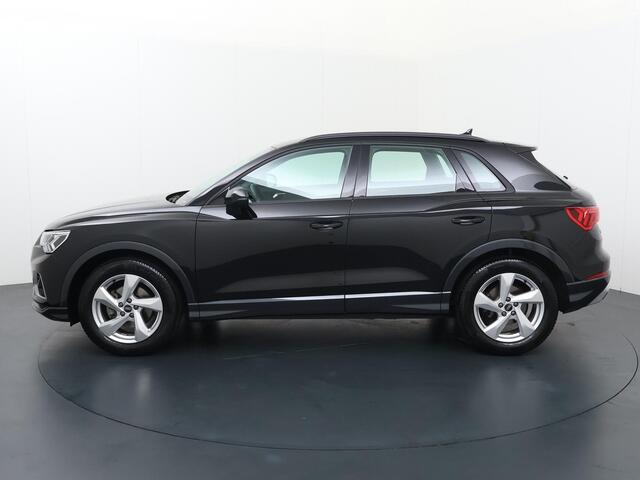 Audi Q3 35 TFSI Advanced edition | 150 PK | Navigatiesysteem MMI plus | Elektrisch bedienbare achterklep | Lichtmetalen velgen 18 "|