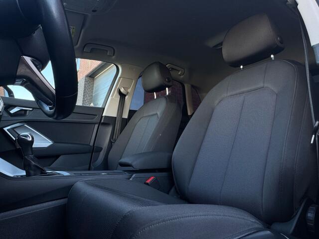 Audi Q3 35 TFSI 150PK Automaat Pro Line Apple-Carplay LED Dode-hoek
