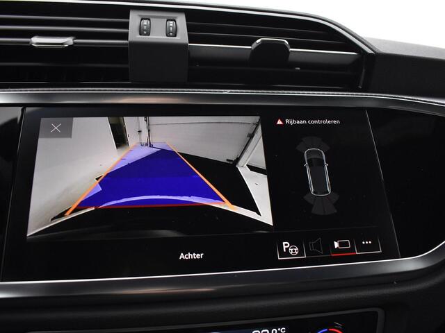 Audi Q3 S edition Competition 35 TFSI 150 PK · Glazen panoramadak · Trekhaak · Comfortsleutel · Lederen bekleding