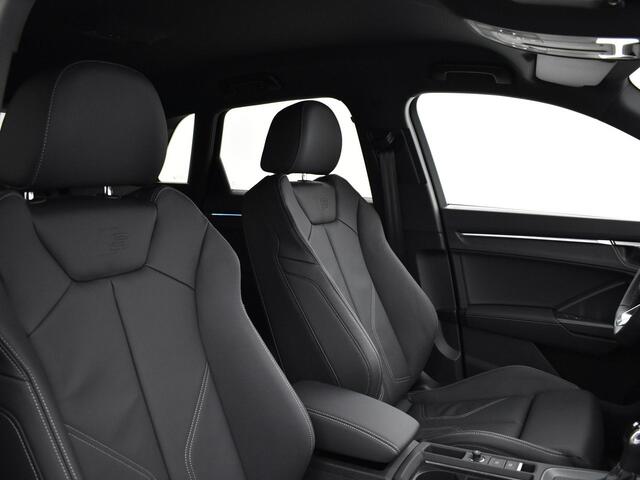 Audi Q3 S edition Competition 35 TFSI 150 PK · Glazen panoramadak · Trekhaak · Comfortsleutel · Lederen bekleding