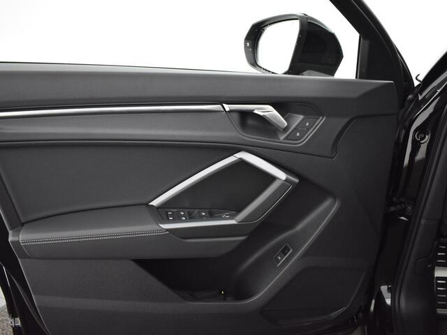 Audi Q3 S edition Competition 35 TFSI 150 PK · Glazen panoramadak · Trekhaak · Comfortsleutel · Lederen bekleding