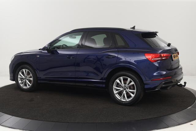Audi Q3 45 TFSIe S Line | Stoelverwarming | Adaptive cruise | 360 camera | Carplay | Trekhaak | Sportstoelen | Navigatie | Virtual Cockpit | Full LED | Getint glas