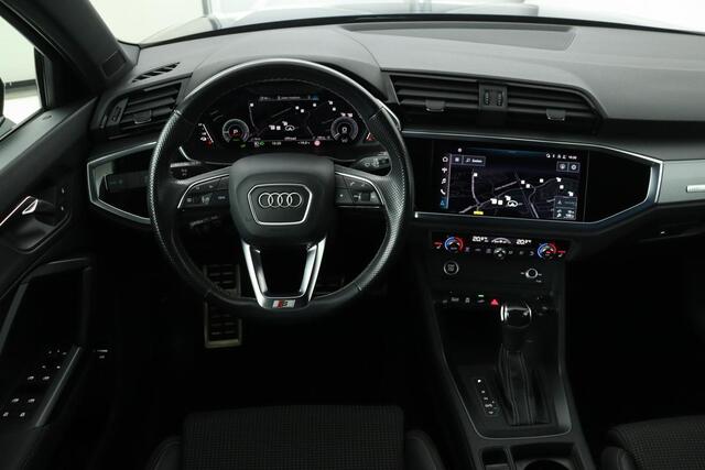 Audi Q3 45 TFSIe S Line | Stoelverwarming | Adaptive cruise | 360 camera | Carplay | Trekhaak | Sportstoelen | Navigatie | Virtual Cockpit | Full LED | Getint glas