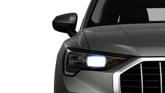 Audi Q3 45 TFSI e edition Panoramadak - verwarmbare voorstoel - Achterklep automatisch bedienbaar - virtual cockpit - Parkeerassistent - 360 graden camera's - Verkeersbordenherkenning - Grootlichtassistent -