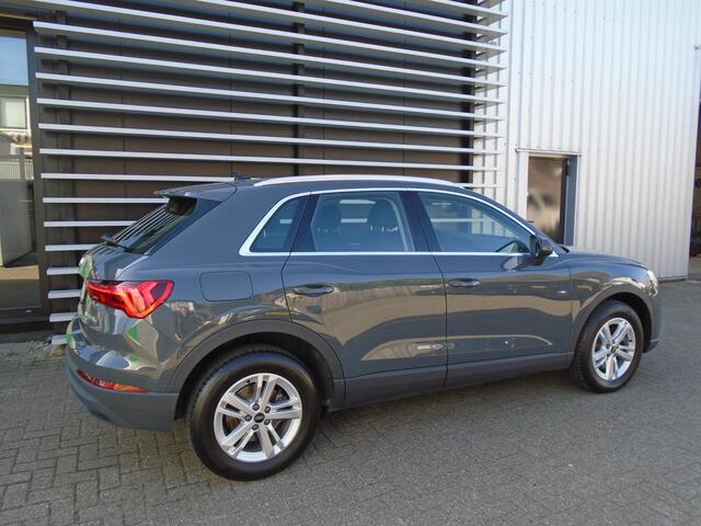 Audi Q3 45 TFSI e Advanced edition PHEV /dsg 6 traps