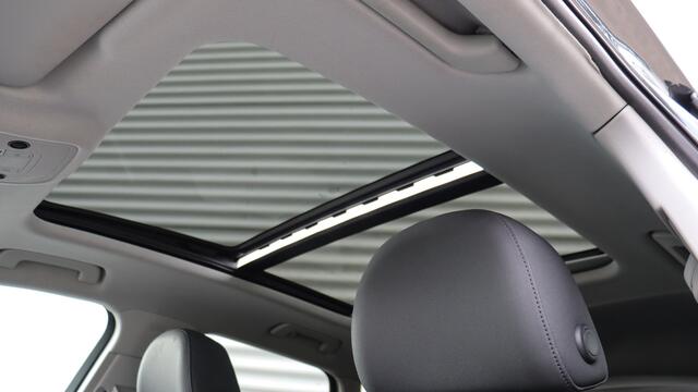 Audi Q3 35 TFSI S Line Pro Line S | Panoramadak | Achteruitrijcamera | Trekhaak | 20 Inch