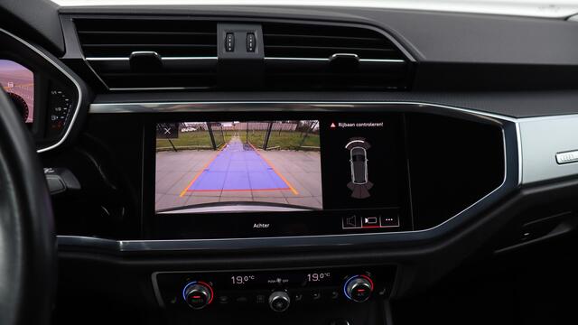 Audi Q3 35 TFSI S Line Pro Line S | Panoramadak | Achteruitrijcamera | Trekhaak | 20 Inch