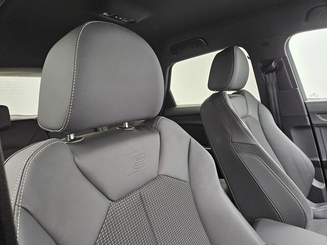 Audi Q3 45 TFSI e S Line Plug In Hybrid 245pk PHEV | Virtual Cockpit | 19"L.M | Sportstoelen Verwarmd | LED Koplampen | DAB | Navi Full Map | Sportstuur | Laneassist |