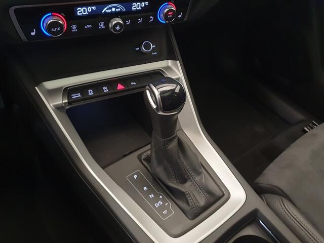 Audi Q3 Sportback 35 TFSI 150pk S-Line S-Tronic Wegklapbare trekhaak, Panoramadak, Camera