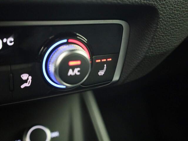 Audi Q3 Sportback 45 TFSIe 180kW/245PK S line · Drive select · Leder/stof · Stoelverwarming