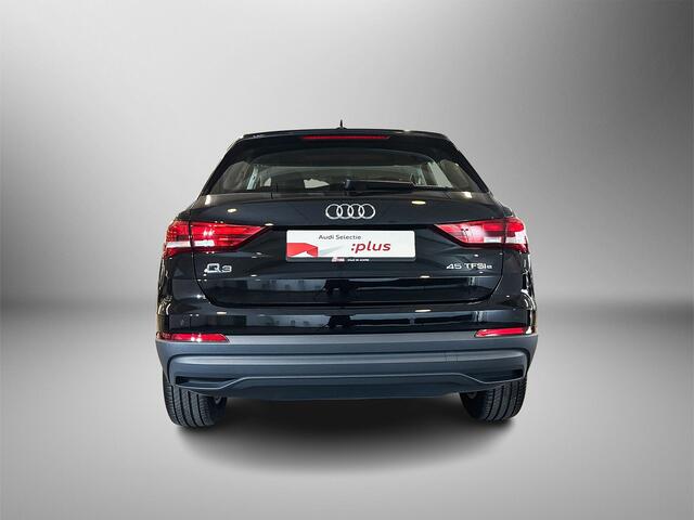 Audi Q3 45 245pk TFSI e edition / SONOS Premium 3D / Parkeersensoren voor & achter / Stoelverwarming voorin