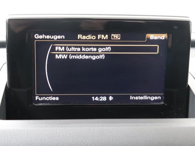 Audi Q3 1.4 TFSI CoD Sport Advance Sport | 150 PK | Automaat | S Line exterieur en interieur | Lichtmetalen velgen 18" |
