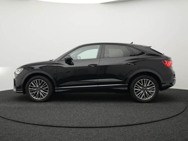 Audi Q3 Sportback 45 TFSI e S Line Plug In Hybrid 245pk PHEV | Camera | Carplay | Keyless | 20"L.M | Electrische Sportstoelen Verwarmd | Virtual | Sfeerverlichting | Navi Full Map | BLIS |