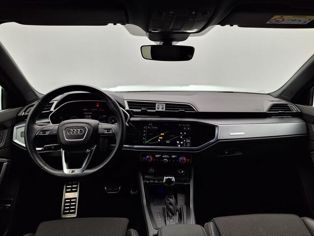 Audi Q3 Sportback 45 TFSI e S Line Plug In Hybrid 245pk PHEV | Camera | Carplay | Keyless | 20"L.M | Electrische Sportstoelen Verwarmd | Virtual | Sfeerverlichting | Navi Full Map | BLIS |
