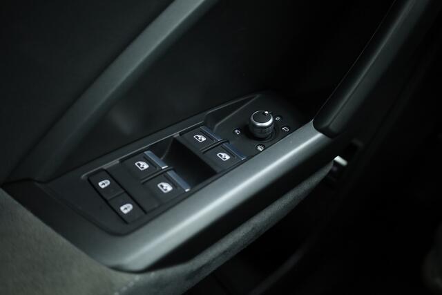 Audi Q3 Sportback 45 TFSI e S Edition | Navi | 360cam | Adapt. Cruise | 20'' | Stoelverw. | Dodehoekdet.