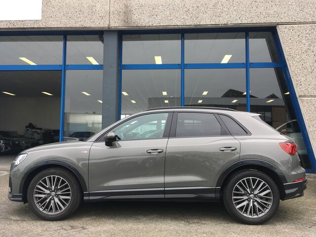 Audi Q3 35 TFSI S-line Black Edition sfeer CarPlay