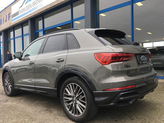 Audi Q3 35 TFSI S-line Black Edition sfeer CarPlay