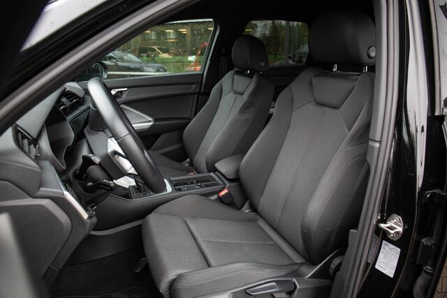 Audi Q3 35 TFSI Advanced edition Black edition , Adap. cruise, Stuur/stoelverwarming, Trekhaak,