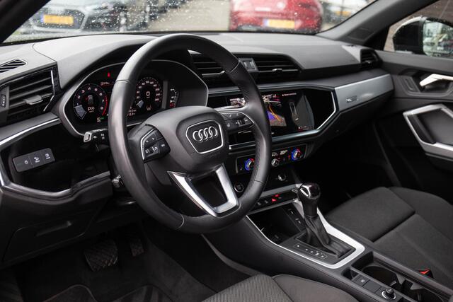 Audi Q3 35 TFSI Advanced edition Black edition , Adap. cruise, Stuur/stoelverwarming, Trekhaak,