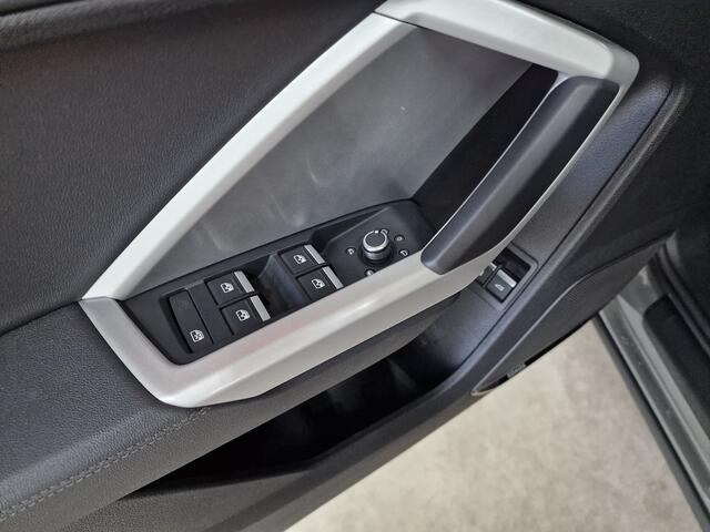Audi Q3 Sportback 45 TFSI e S Edition 245 pk | LED | Sonos | Leder Alcantara | Camera | El. achterklep |