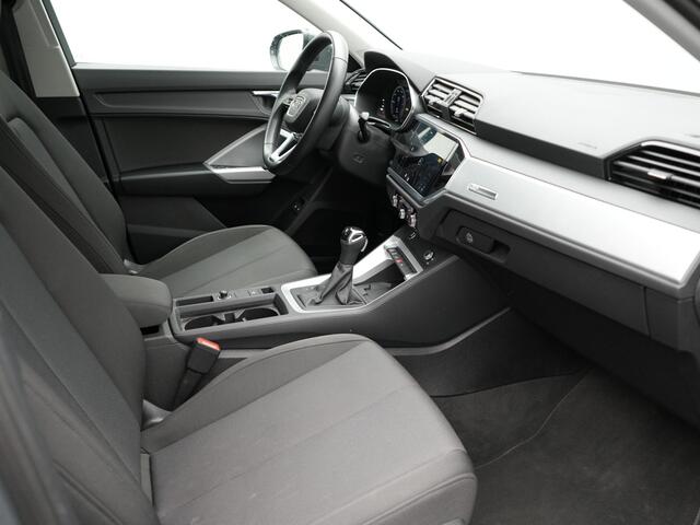 Audi Q3 Sportback 45 TFSI e Edition Plug in Hybrid Nano Grey Metallic 245pk PHEV | Navigatie | Adaptive Cruise | Trekhaak af Fabriek | Stoelverwarming | DAB | Climate Control | Virtual |