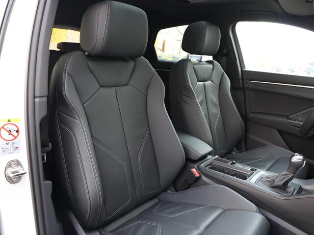 Audi Q3 Sportback 45 TFSI e Edition | Pano dak | Optiek zwart plus | Sonos | Elektrische voorstoelen met geheugen | Nieuwprijs ¤ 75.266,00
