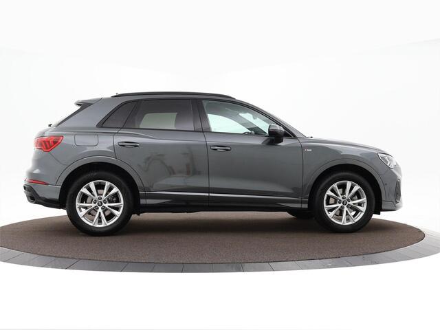 Audi Q3 35 TFSI S 150pk S-Tronic S Line · Camera · Navigatie · Adaptieve Cruise Control · 18'' Velgen · Zwart optiek · Apple Carplay/Android Auto · Garantie t/m 19-09-2027 of 100.000km