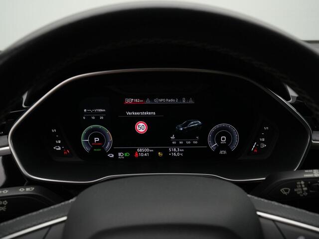 Audi Q3 45 TFSI e 245PK S edition / S-Line | Leder/alcantara | Achteruitrijcamera | Navigatie