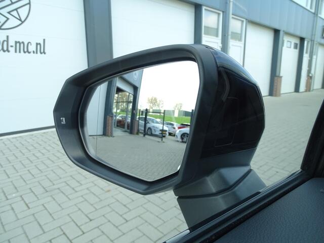 Audi Q3 Sportback 35 TFSI S Edition Automaat, F1-Flippers, Bedienbaar stuur, Panoramadak, Dode Hoek, Leder Sport Interieur, Camera, Navigatie, Multimedia, Airco/ECC, Cruisecontrol, Parkeersensoren, LM-velgen, Led