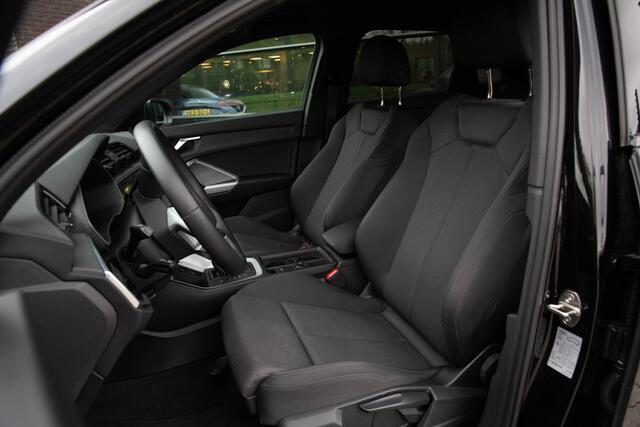 Audi Q3 35 TFSI Advanced edition Black edition , Adap. cruise, Virtual cockpit, Carplay,