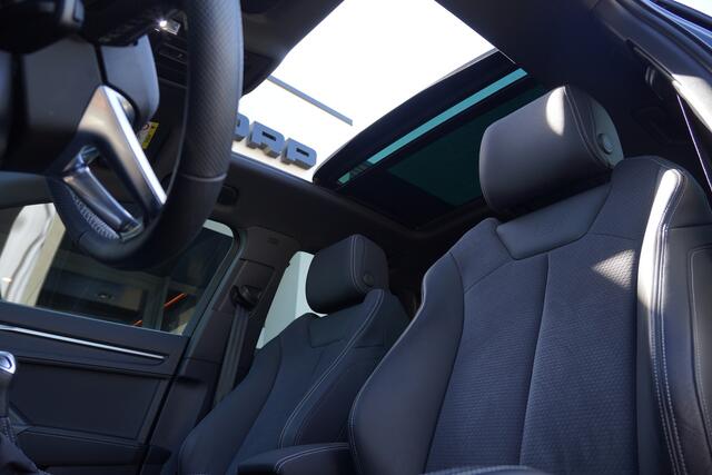 Audi Q3 45TFSIe/245pk S-Line|2023|Panoramadak|Trekhaak|21"LMV|Sonos|Matrix-LED|Keyless|Optik Schwarz|Cruise+ACC|Blindspot|El.stoelverstelling