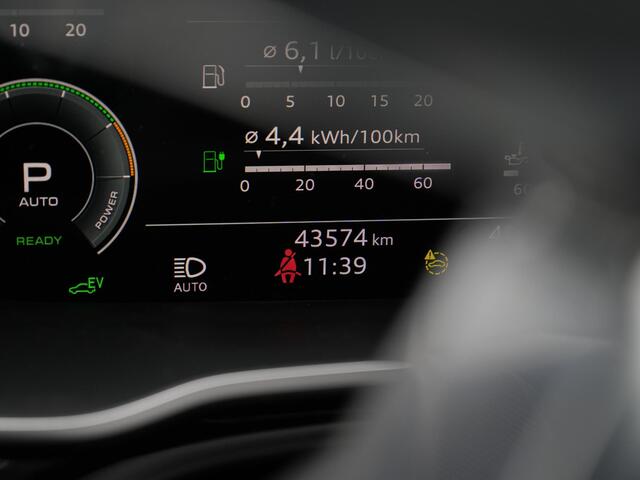 Audi Q3 45 TFSI e 245 pk S-tronic S Edition | Panoramadak | Geheugenstoel | Achteruitrijcamera | Navigatie