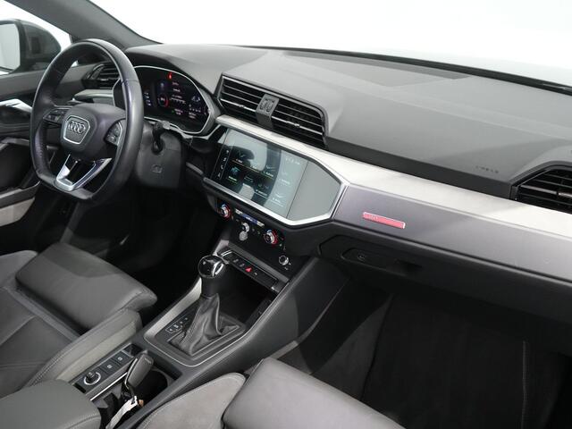 Audi Q3 35 TFSI S Line edition one | 20inch | Camera | Zwenkhaak | ACC | Carplay |
