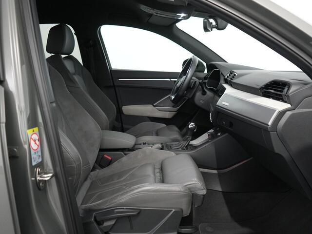 Audi Q3 35 TFSI S Line edition one | 20inch | Camera | Zwenkhaak | ACC | Carplay |