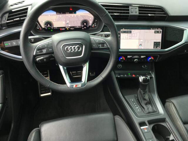 Audi Q3 Sportback 45 TFSIe 245 pk S-Line Black Ed. Pano