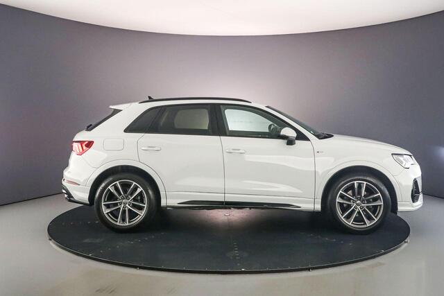Audi Q3 35 TFSI S Line Pro Line S | Trekhaak | S Line | Keyless | Dodehoek | Audi sound | Full Led | Optiek Zwart