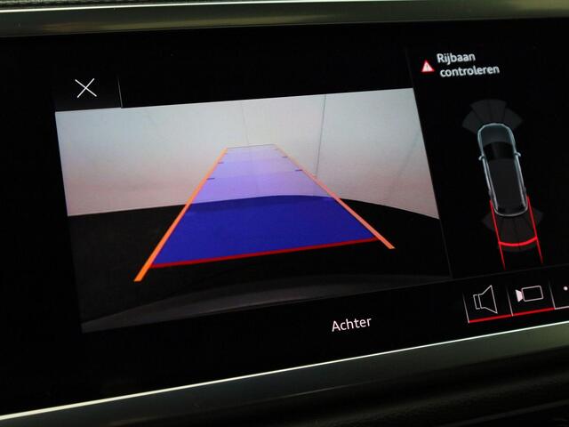 Audi Q3 45 TFSIe 180kW/245PK S-Line · Apple Car Play · Camera + Parkeersensoren · Leder/stof