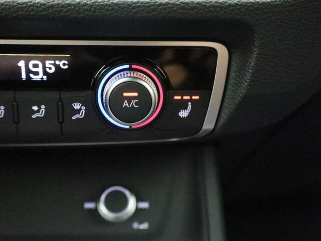 Audi Q3 35 TFSI/150PK S Line · Elektrische stoelen · Stoelverwarming · Trekhaak · Leder/Alcantara ·Garantie tot september 2029 of 100.000km