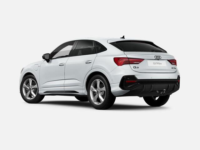 Audi Q3 Sportback 45TFSIe S-edition 245PK S-tronic | Verwacht in Augustus | Sonos | Panorama dak |