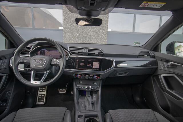 Audi Q3 Sportback 45 TFSI e S Edition | S-Line | PHEV | Audi Exclusive Suzuka Grey | Pano | 360 View | Elec. Memory Seats | 21 Inch Performance | Sfeer | Trekhaak | Virtual | Keyless | DAB | Carplay | Stoelverwarming | ACC | Pre Sense | Dealer Onderhouden | Garan