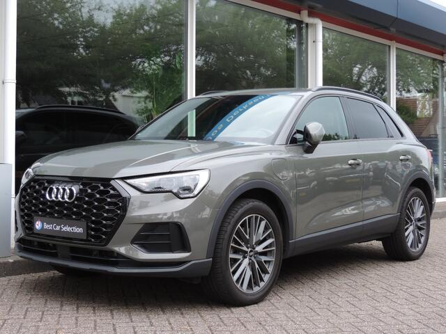Audi Q3 45 TFSI e PHEV S Line - Camera | Elektr. klep | Stoelverw. | Business-pakket | 19 inch